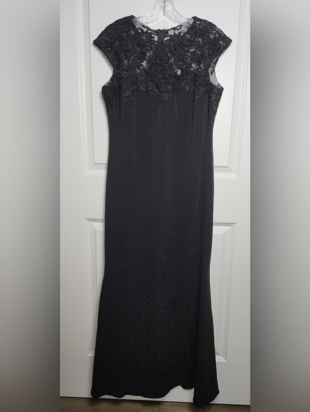 Badgley Mischka Long Black Gown With Lace Top Size 10